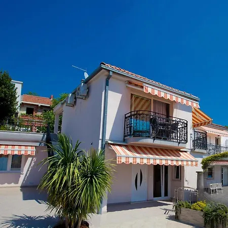 30175 - Carmen Apartment