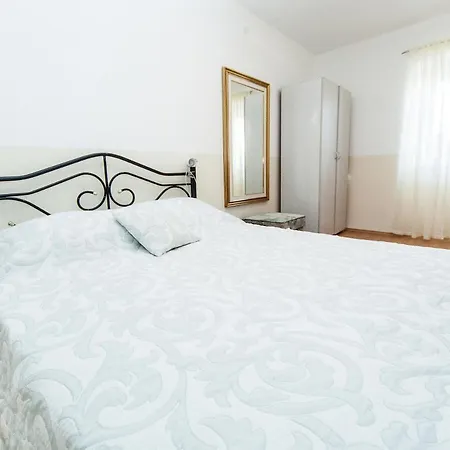 30175 - Carmen Apartment Crikvenica