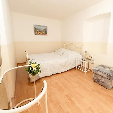 30175 - Carmen Apartment *